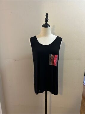 Black Sleeveless Tank Top with Patterned Pocket*